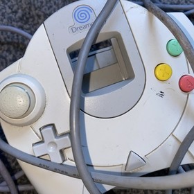 Sega Dreamcast Console Bundle (no Av Lead )