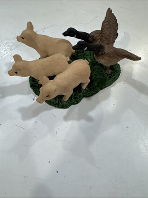 Young's Collectables, Pig Figurine, Too Close For Comfort