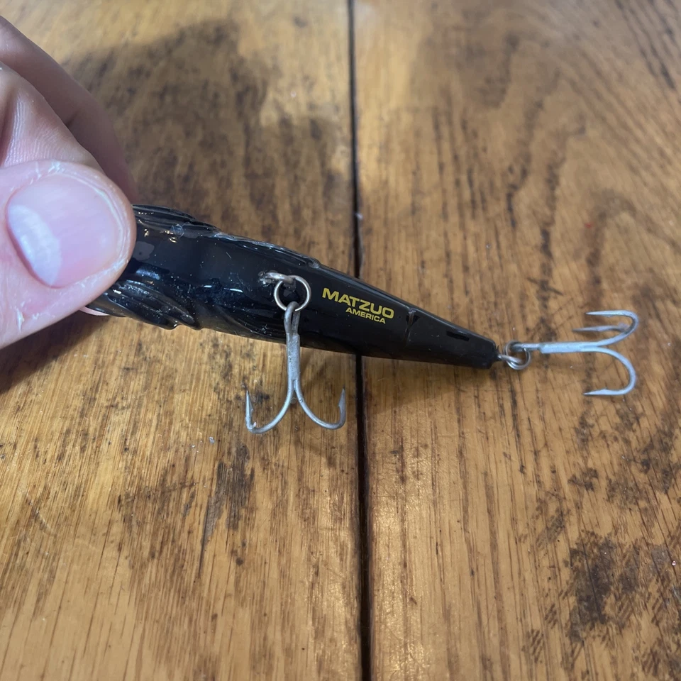 "Tapón de agua superior Matzuo America 4"" ojos rojos negros 3/4 OZ de colección Striper peces azules plg" Foto 4 de 4