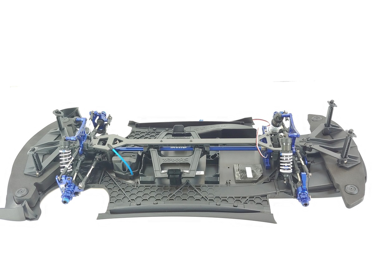 NEW: TRAXXAS XO-1 V2 1/7 4WD ON-ROAD SUPERCAR ROLLER SLIDER NEW: TRAXXAS XO-1 V2 1/7 4WD ON-ROAD SUPERCAR ROLLER SLIDER