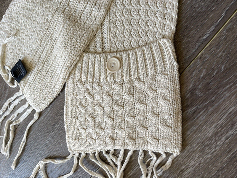 Nils sportswear winter scarf front pockets soft cream fringe cable cotton blend