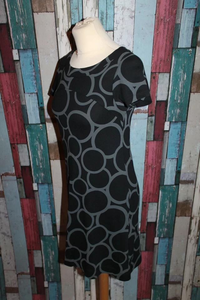 ROBE DROITE FEMME °°° H&M °°° MOTIFS GEO . TAILLE 34 - Photo 3/4