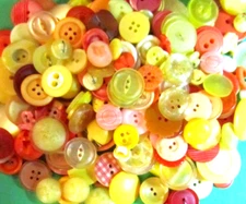 (175) 8 OUNCES YELLOW & ORANGE PLASTIC SHANK 2&4-HOLE CRAFT BUTTONS-X200