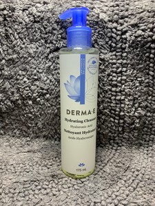 derma hydrating cleanser