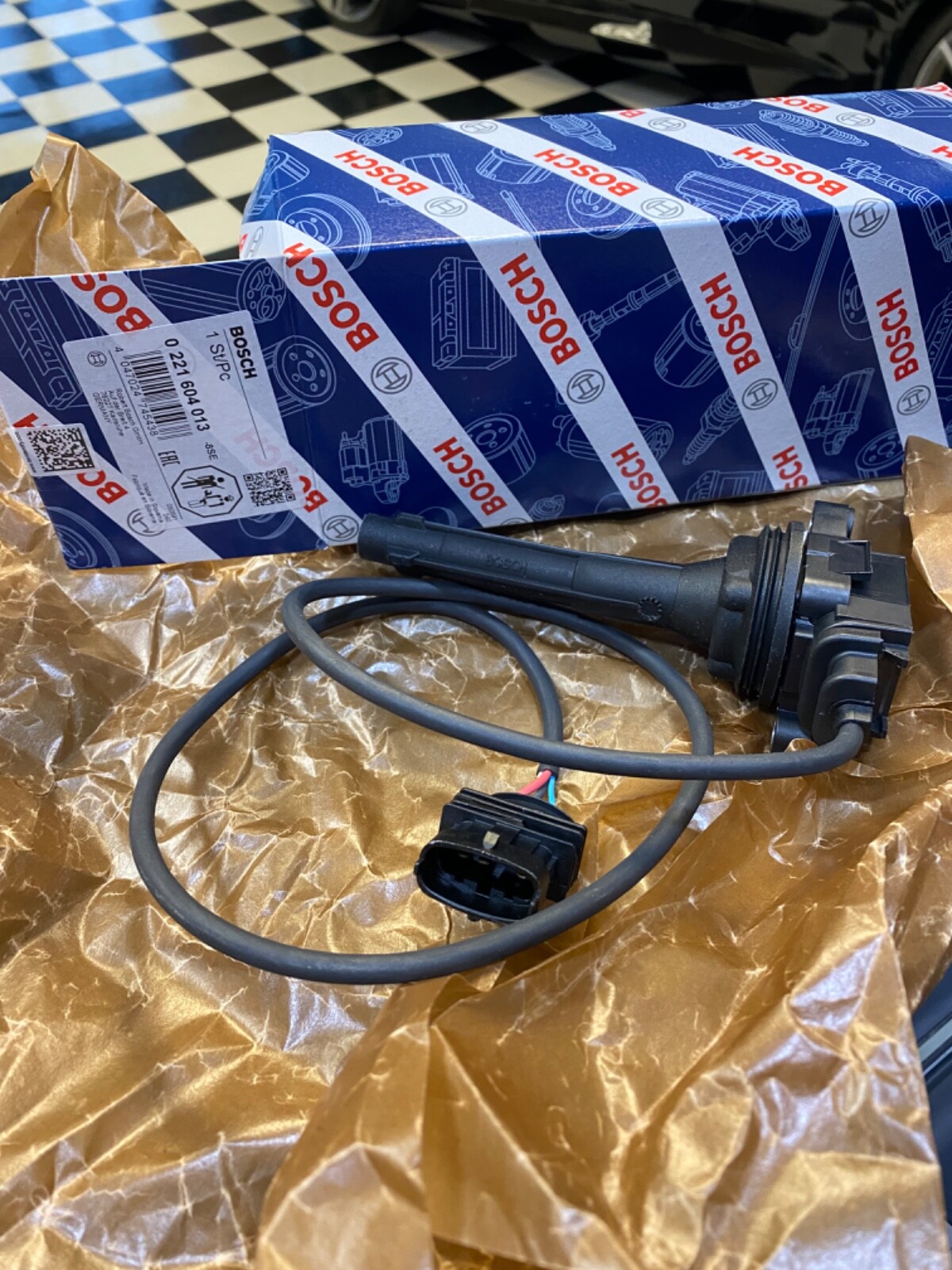 Bosch 0 221 604 013 Ferrari Ignition Coils (set of 8)