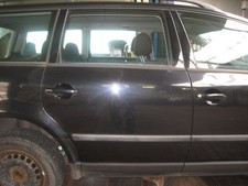 TÜR Hinten Rechts VW Passat Variant 1.9 TDI 3 B Farbe schwarz-met. LC9Z Kombi
