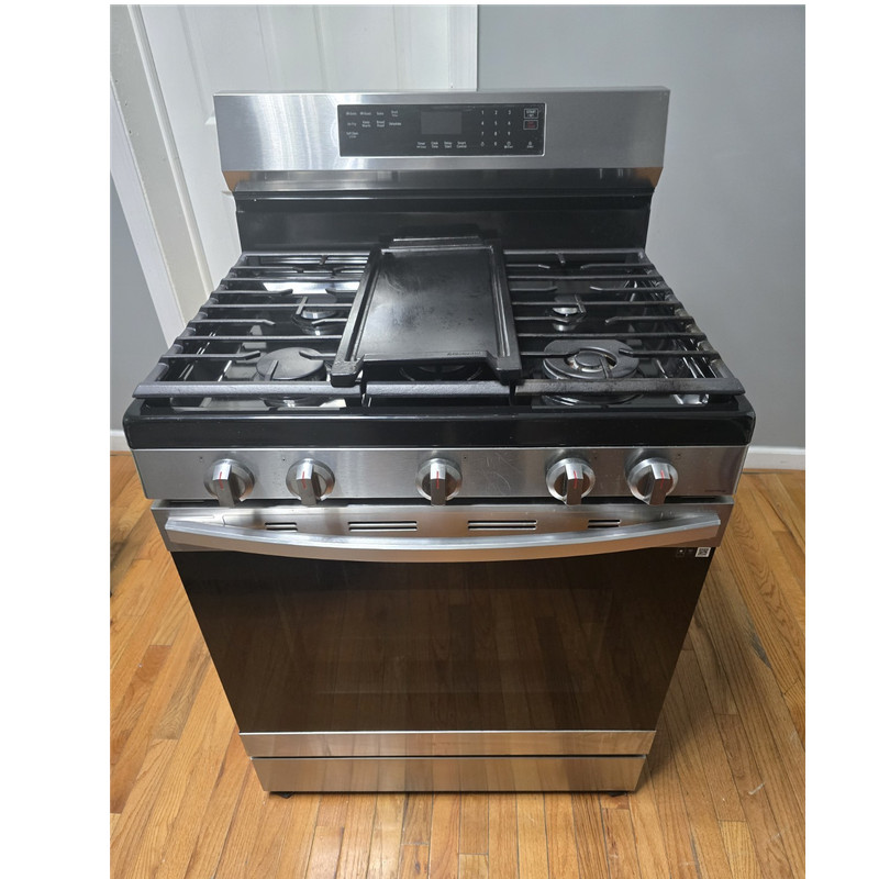 LG Freestanding Stainless Steel Gas Range 5 Burners Digital Display Griddle