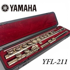 Late model Yamaha YFL 211 flute with E mechanism