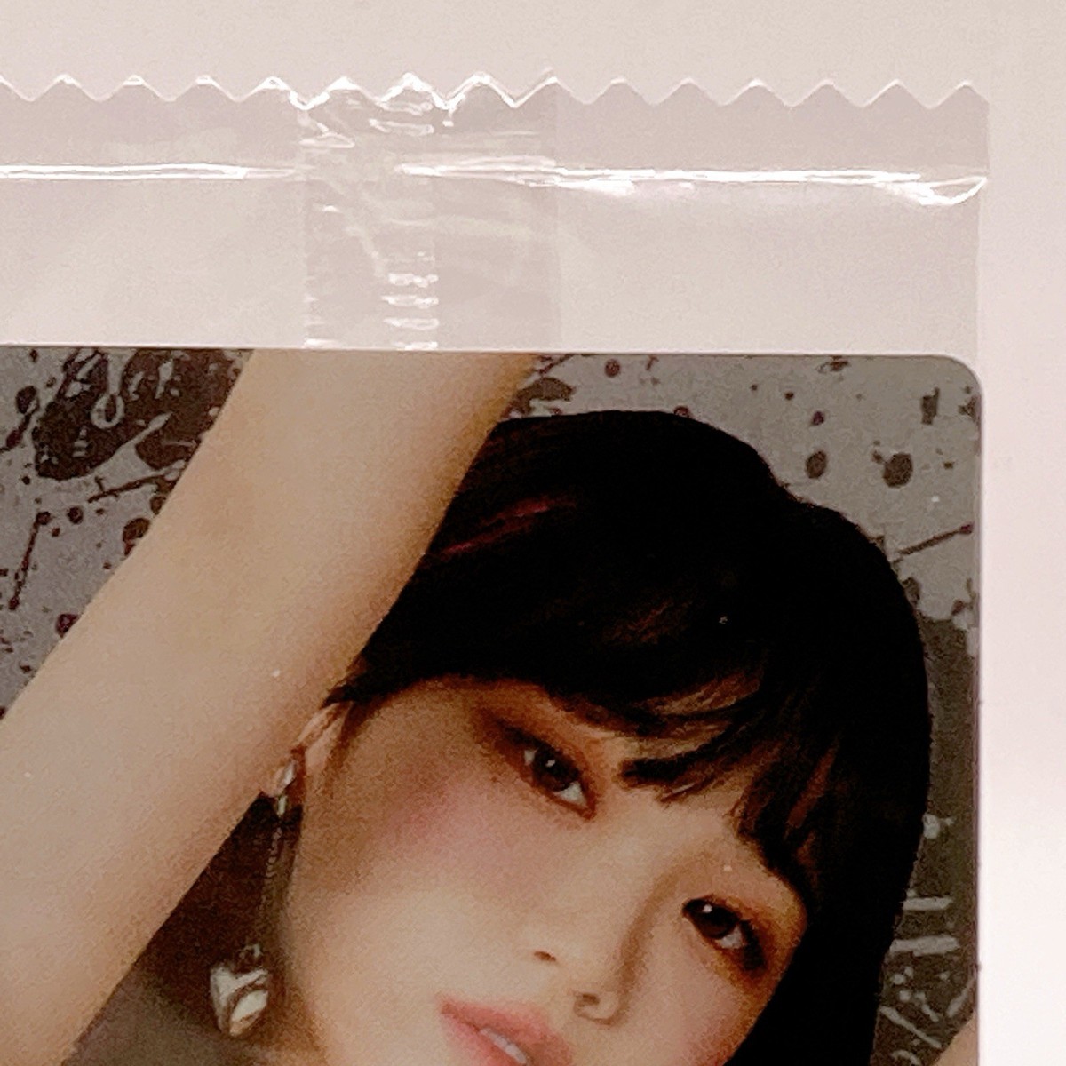 LE SSERAFIM Kim Chaewon Foil Stamped Wafer Card N-06 Bandai Japan