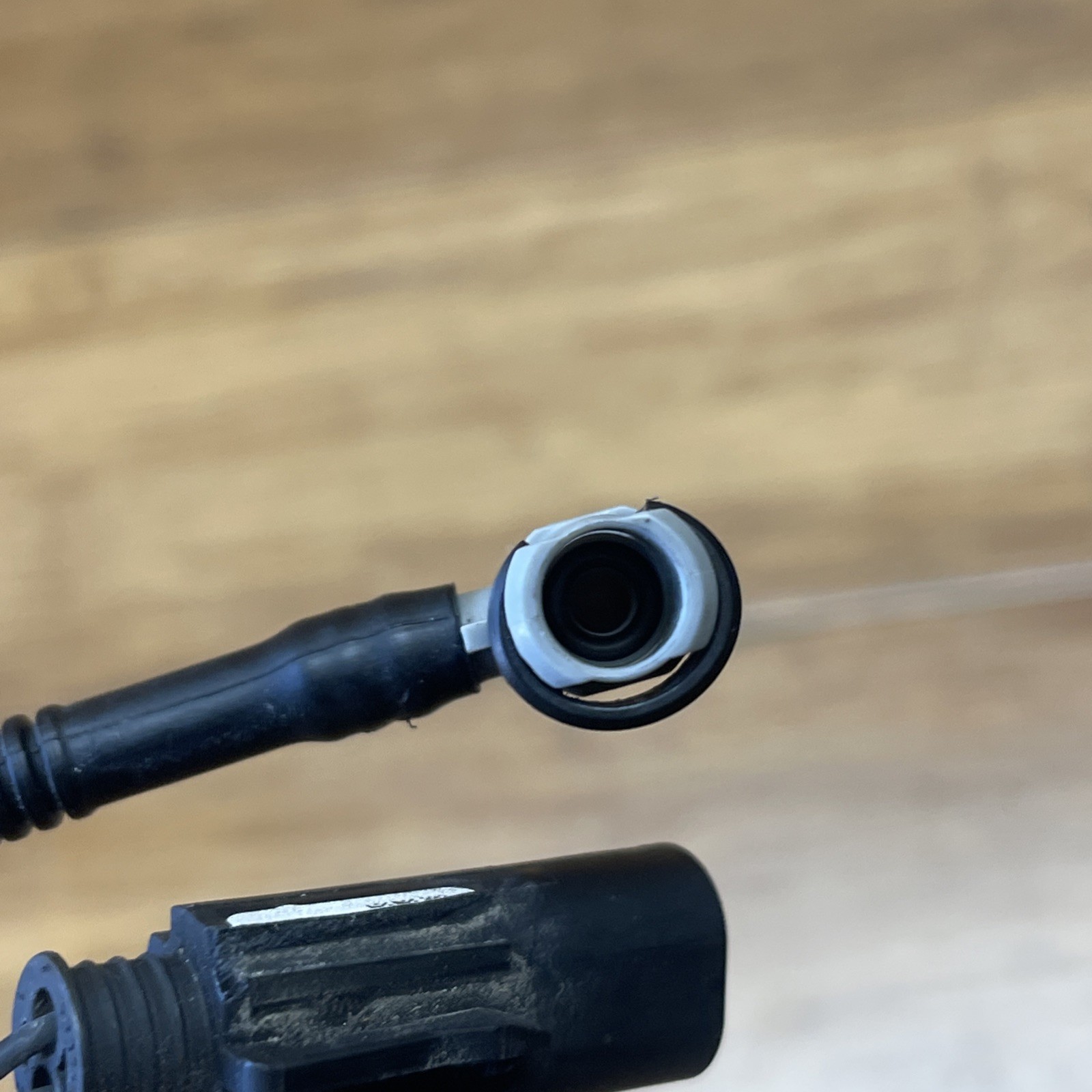 Rolls-Royce Dawn 2009-2023 Front Windshield washer nozzle