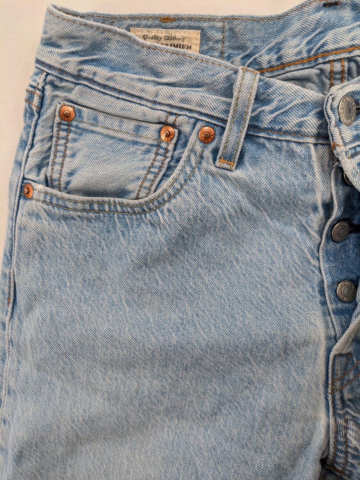 Levi's Premium 501 Herren Jeans W29 L30 Light Wash Regular Straight Button Fly image 7