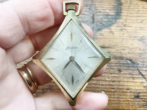 Endura Gold-Tone Diamond Shaped Pendant Watch Necklace Vtg Endura Swiss Diamond Shaped Gold Tone Wind Up Pendant  main image 3