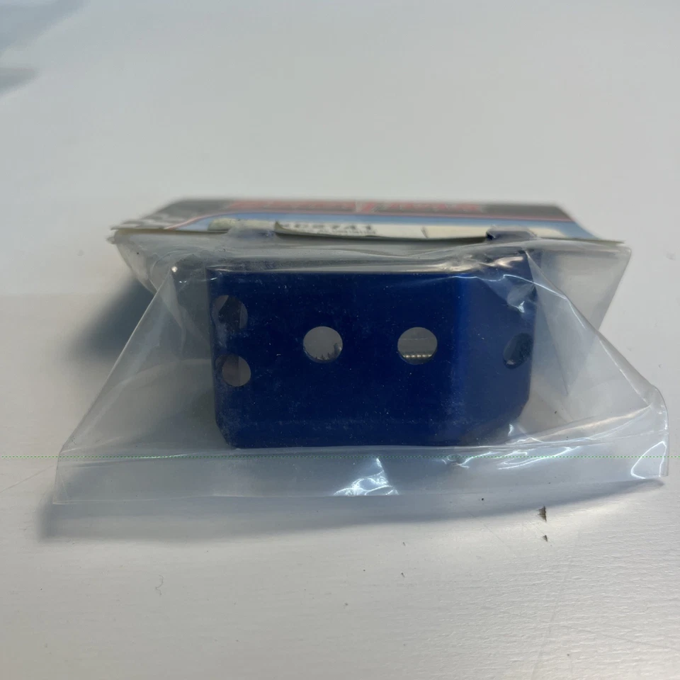 Duratrax Servi Guard Aluminum Blue EMaxx/TMaxx DRXC2741 NOS - Image 2 of 4