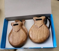 Pair of Vintage Spanish Castanets Natural No6 Medina In Box