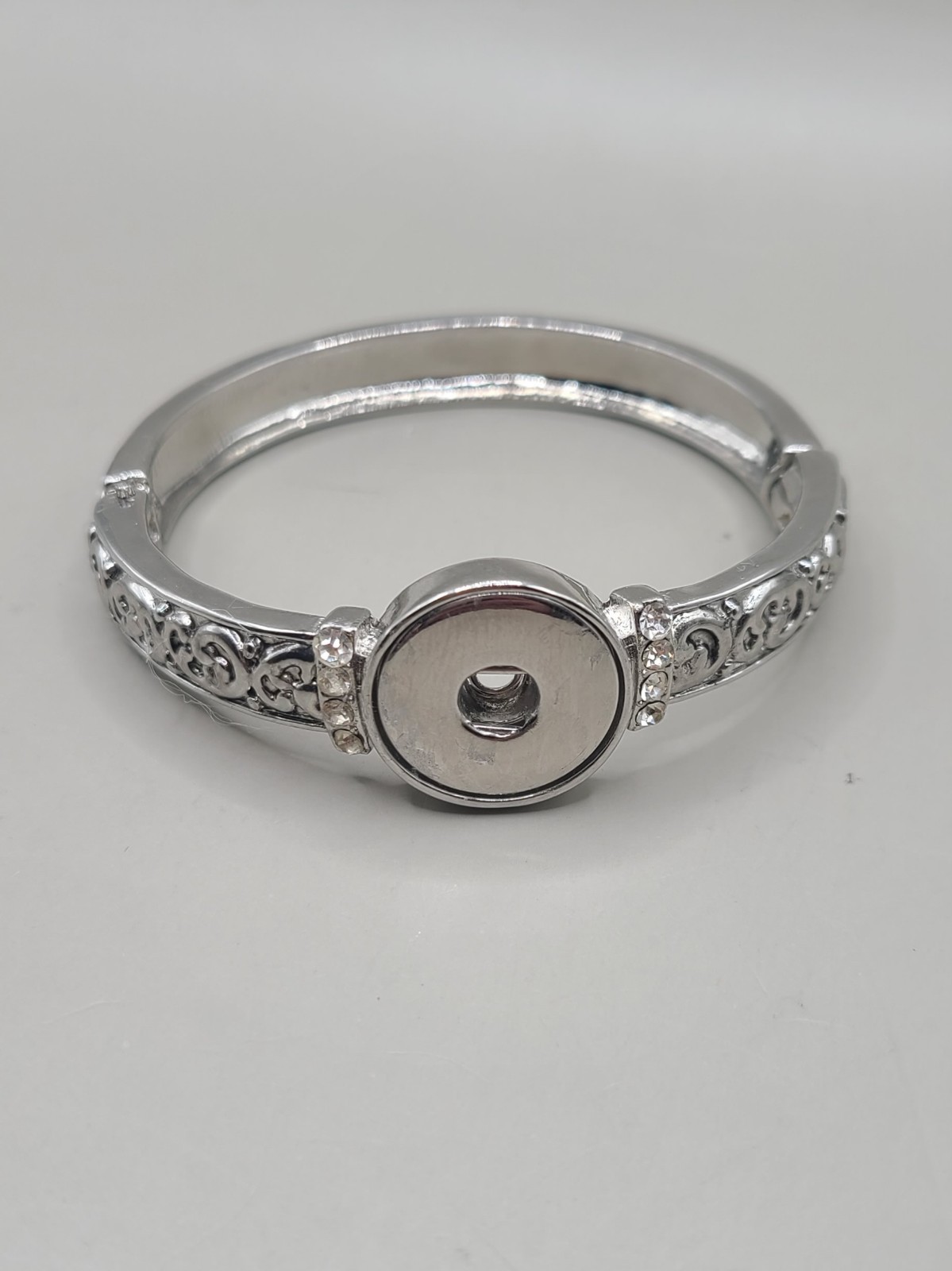 Silvertone Snap Button Hinged Clamper Style Brace… - image 2