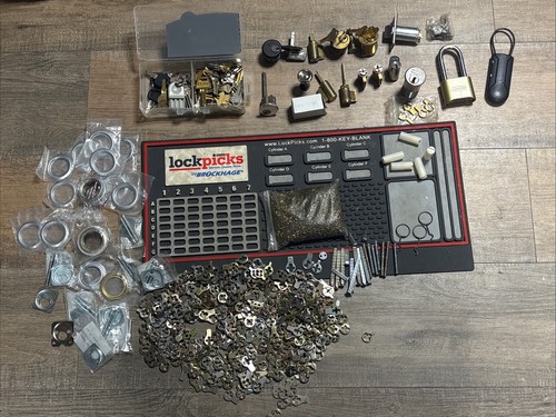 Locksmith large lot: cylinders cams paddlock pinning mat keys Medeco Rings Yale