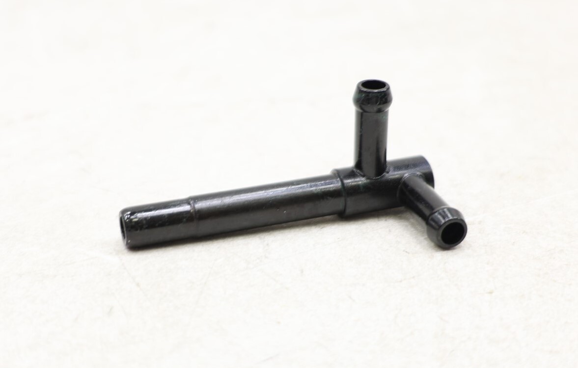 NEW OE Engine Timing Cover Hose Nipple 213603C520 for Genesis K900