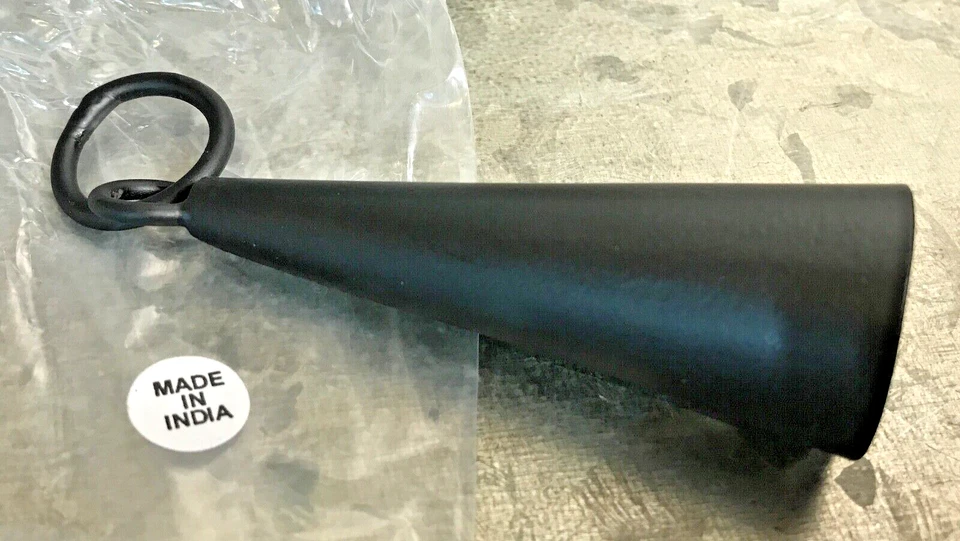 Nuevo Estilo Antiguo Negro Trabajado a Mano Metal VELA SNUFFER Forma de Cono Anillo Superior Foto 3 de 4