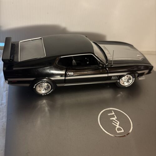 Testors 1:24 Ultra Detail Platinum Series Mustang Mach 1 silber/schwarz Metallbausatz - Bild 4 von 13
