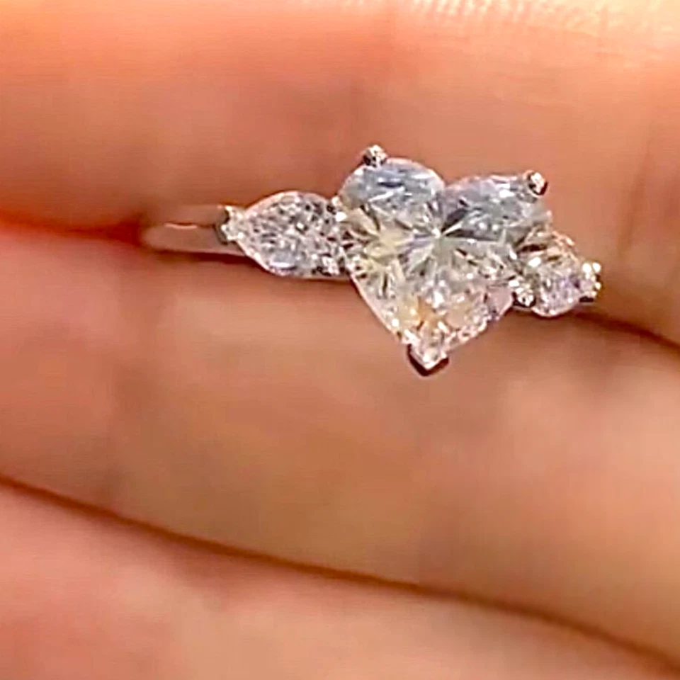 3.00 Ct Heart Cut IGI Certified 18K White Gold Lab Grown Diamond Engagement Ring - Image 2 of 4