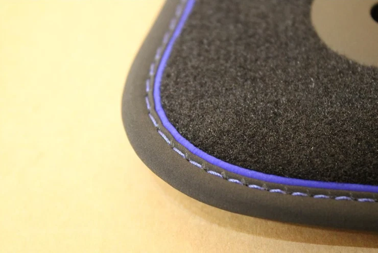 Nuevo Genuino 5H2863011VXS Golf R MK7/8 Alfombrillas Delanteras y Traseras Bordes Azules y Logo R Foto 4 de 4