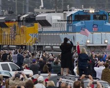 PRESIDENT George H.W. Bush Photo 4x6 Train Funeral Casket Bush 41 Memorabilia