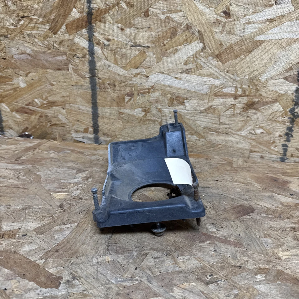 87 93 Mustang Faro Lámpara Cubo Montaje Soporte Marco de Luz 1987 1993 Izquierdo LH Foto 3 de 4