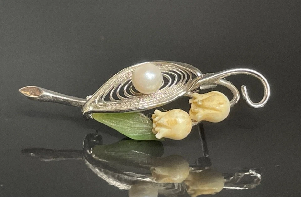 VINTAGE WELLS 925 STERLING SILVER NEPHRITE AND PEARL LILY OF THE