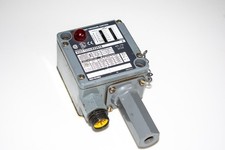 Allen-Bradley 836T-T254JX22X15 pressure switch 20-300, differential, 6-mon warr.