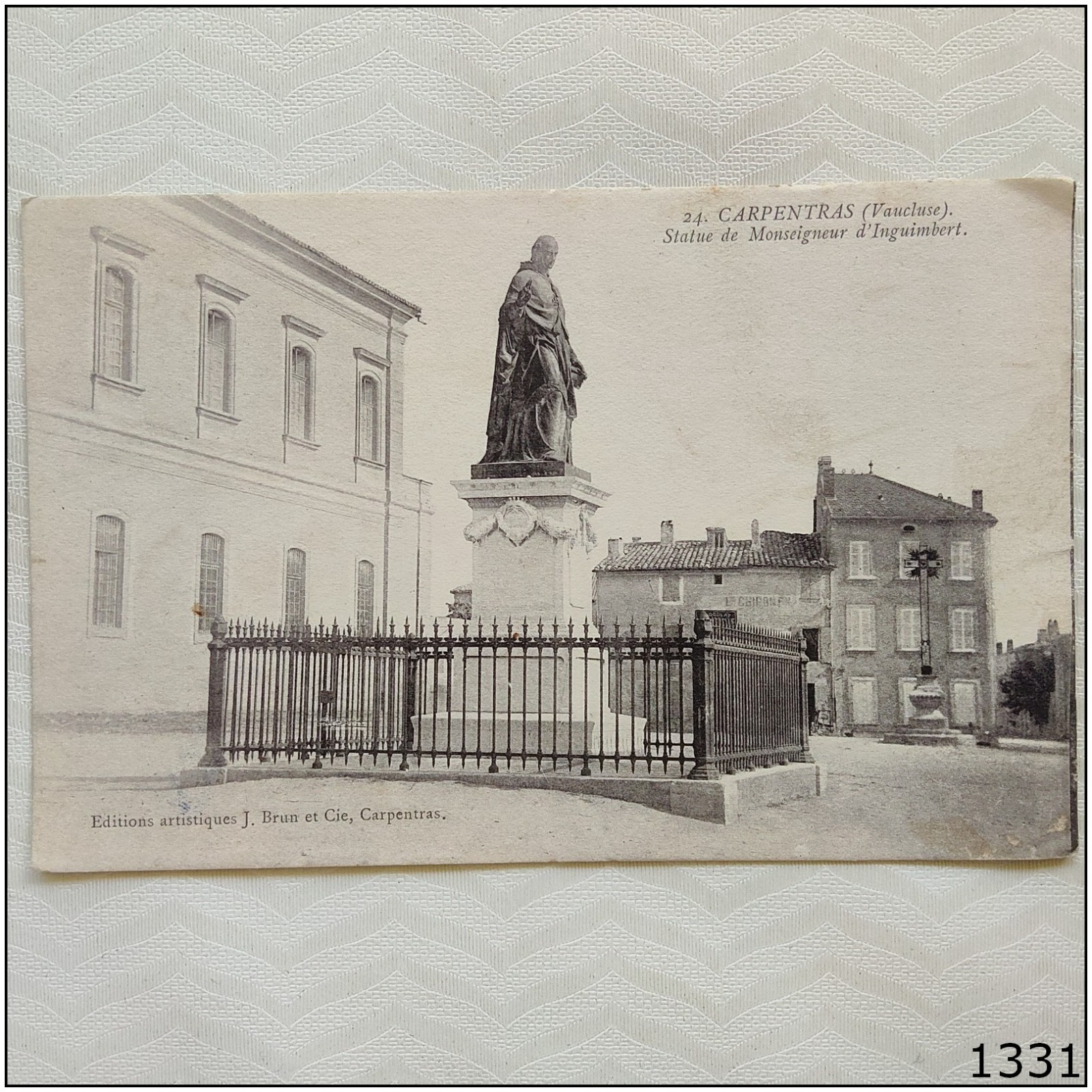 France Vintage Postcard (P1331)