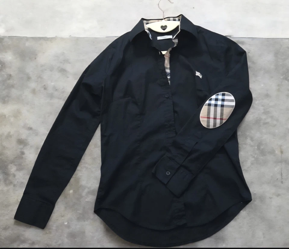 Camisa Burberry London preta com botões e remendos de cotovelo Nova Check tamanho G - Imagem 2 de 4