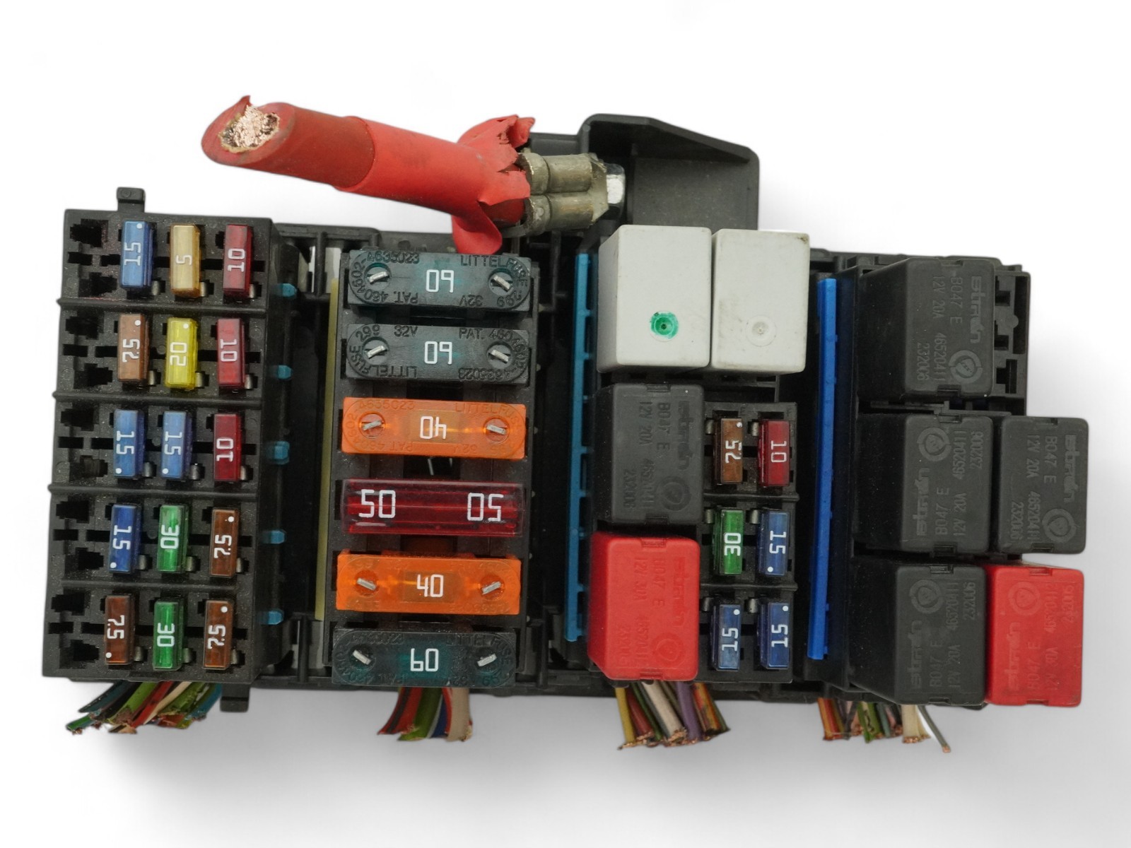 2004 - 2008 MASERATI QUATTROPORTE M139 FUSE RELAY BOX JUNCTION ENGINE FRONT OEM