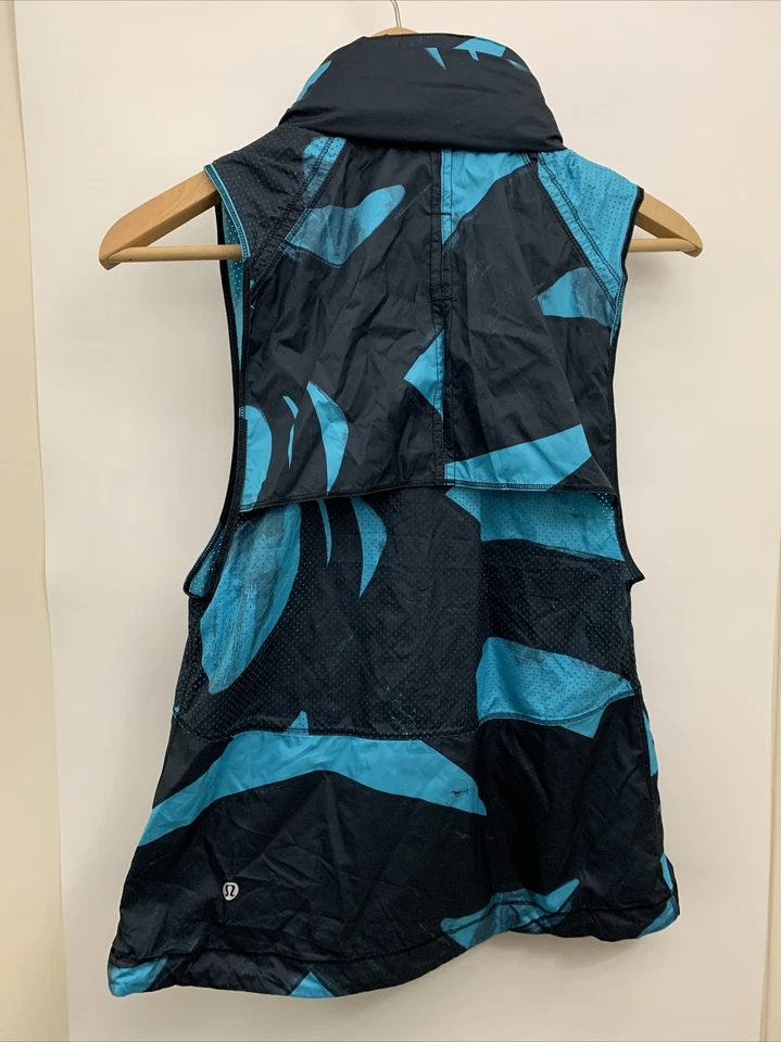 Lululemon Pack-It Vest NWT Size 4 BSSX Blue  Hood Zips Into Collar - Image 2 of 4