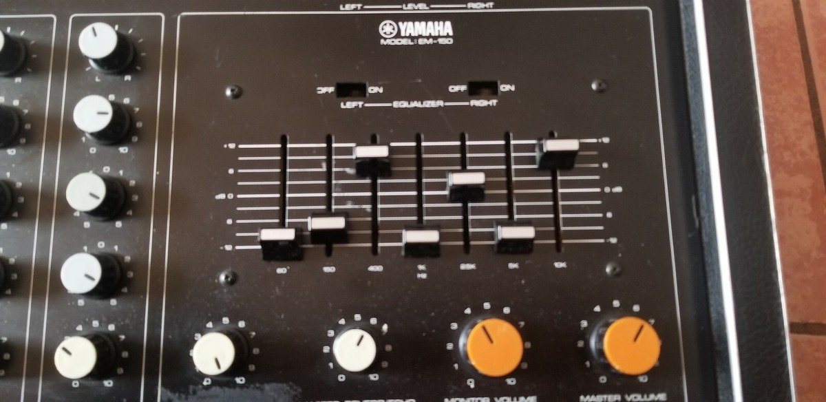 YAMAHA EM-150 ミキサー・アンプセット Yamaha EM-150, 6 Channel Mixer, Power Amp, with Spring Reverb & Eq