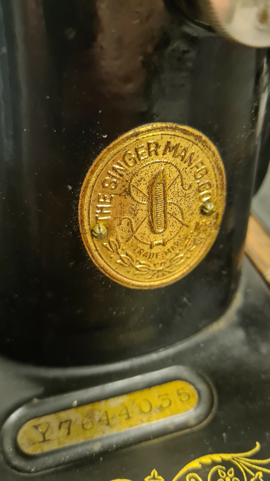 Vintage Antique Singer Hand Crank Sewing Machine + Case eBay