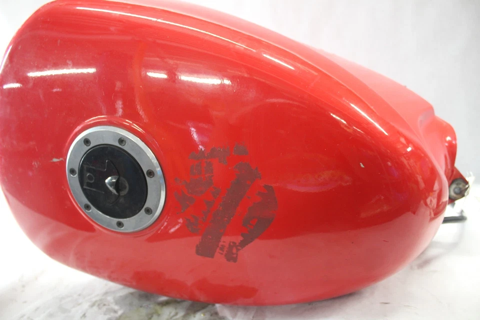 TANQUE DE COMBUSTIBLE ROJO SIN LLAVE 51002-5360-B1 1988 KAWASAKI EX500 Foto 3 de 4