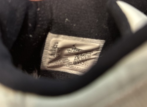 Air Jordan GS 11 Retro Low "SNAKE LIGHT BONE" 2019 Size 7Y CD6847- 002 - Picture 14 of 16