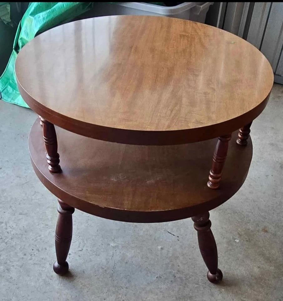 De colección. Mesa redonda de extremo superior de arce Formica Foto 3 de 3