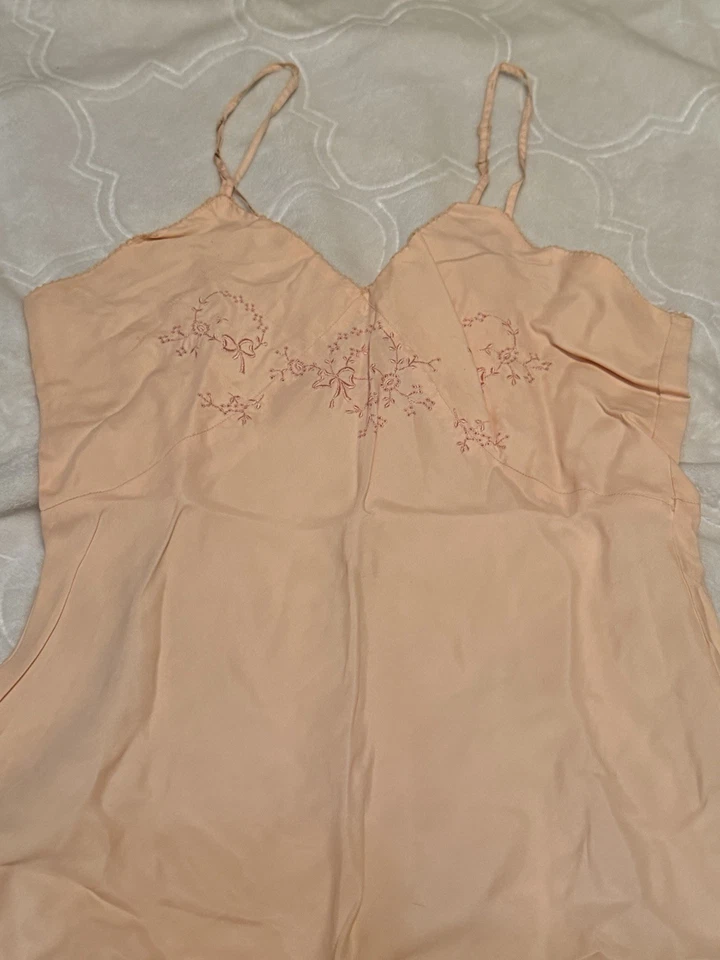 Antique Vtg 1930s Peach Pink Silk Teddy Step-In Embroidered Lingerie Bias Cut - Image 2 of 4