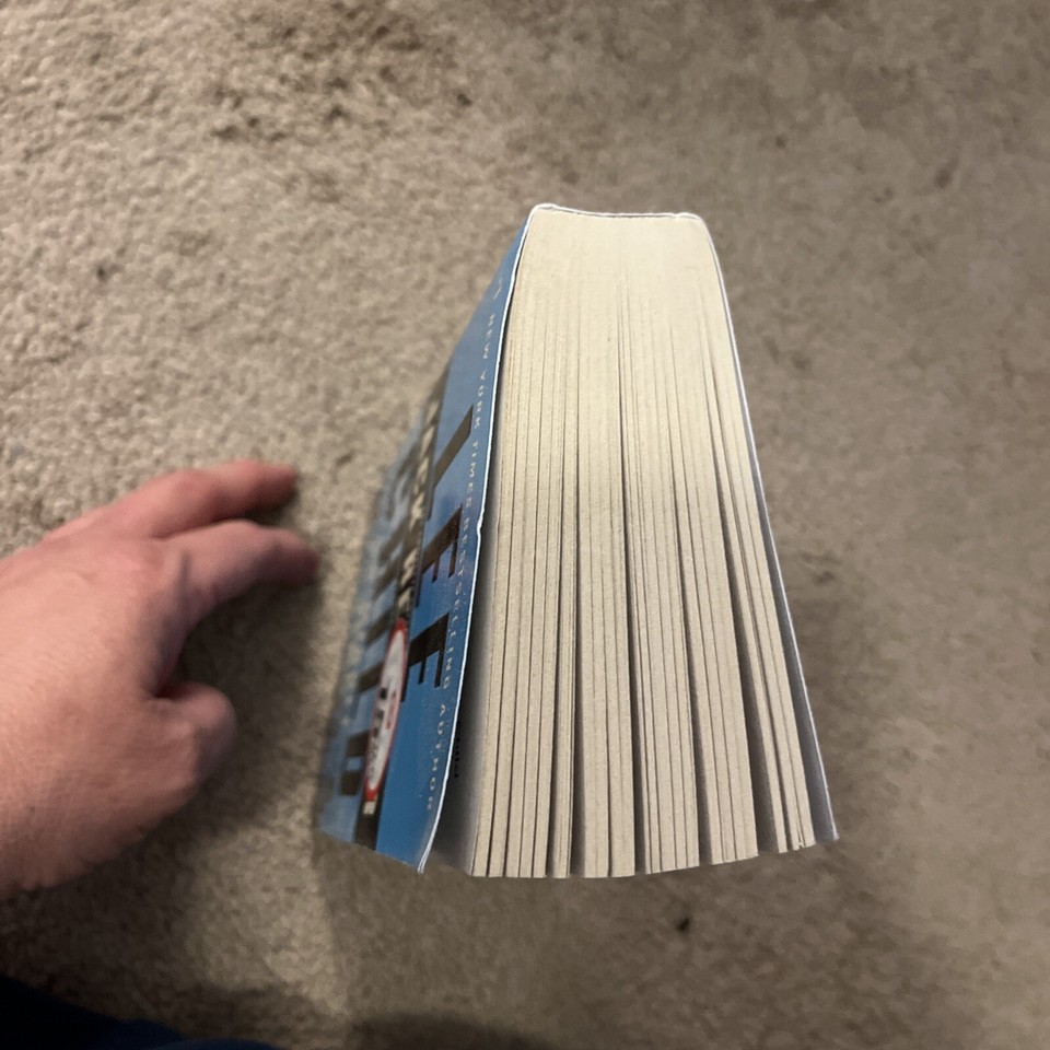 2 Jack Reacher novels Lee Child paperbacks Killing Floor And No Middle