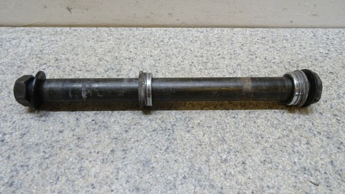 HINTERRAD SPINDEL ACHSE YAMAHA FZ6 2004 - 2009