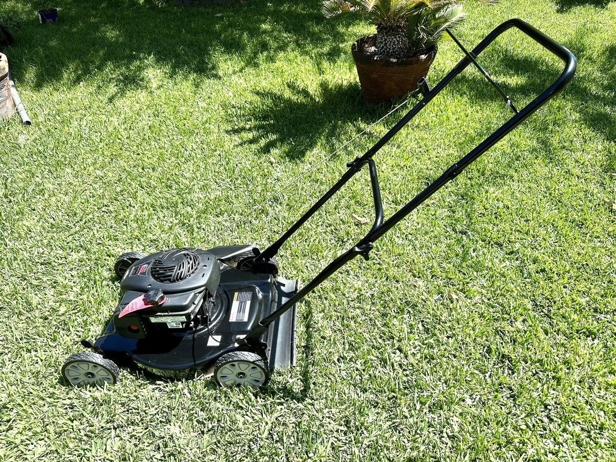 Murray 20 125cc Briggs Stratton Walk Behind Gas Push Lawn Mower With  Whe