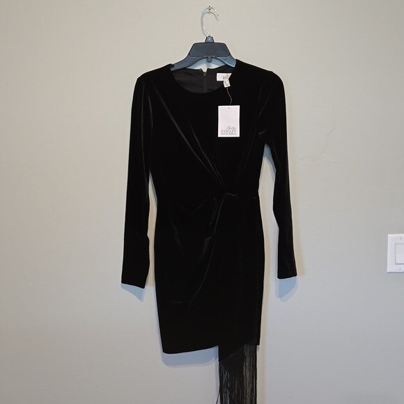 NWT Belle Badgley Mischka Women Velvet dress sz 0