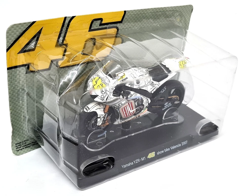 LEO 1/18 - Yamaha YZR-M1 Show Bike Valencia 2007 Valentino Rossi Model Motorbike - Image 3 of 3
