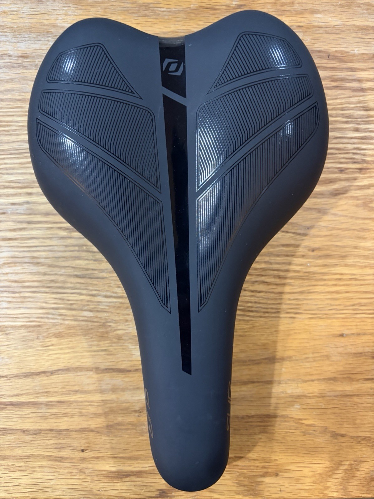 (New) Synchros Sub Saddle Mountain Gravel Road Bike Bicycle Seat Black Leather New! (39.99 USD) (New) Synchros Sub Saddle Mountain Gravel Road Bike Bicycle Seat Black Leather New! (39.99 USD)