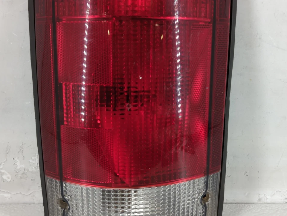 Luz trasera lateral izquierda conductor Ford E-350 Econoline 1995-2000 OEM PXE3I Foto 3 de 4