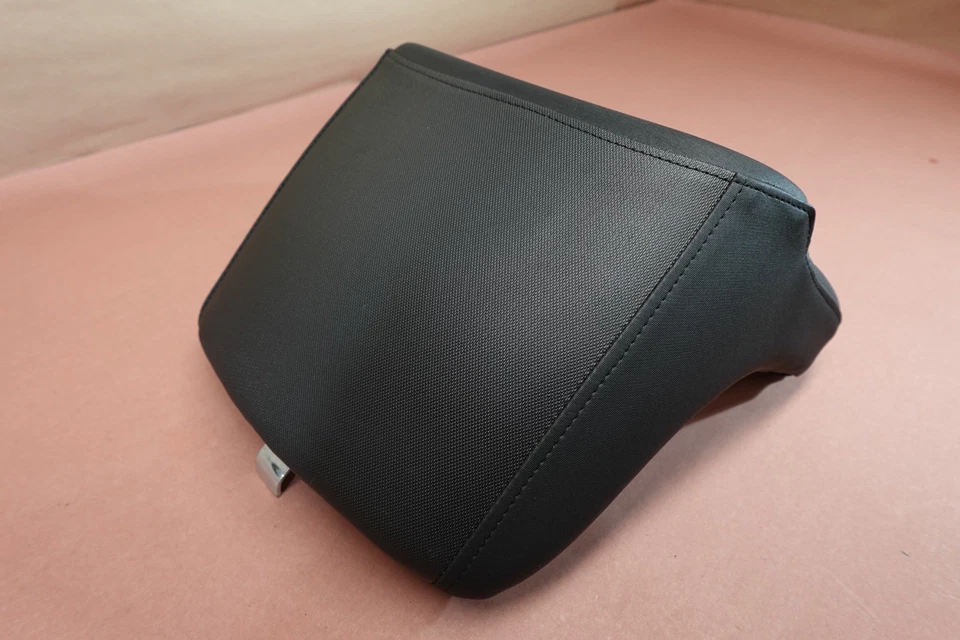 Harley VRSCF 2009-2017 Muscle V-Rod asiento trasero del pasajero Foto 2 de 4