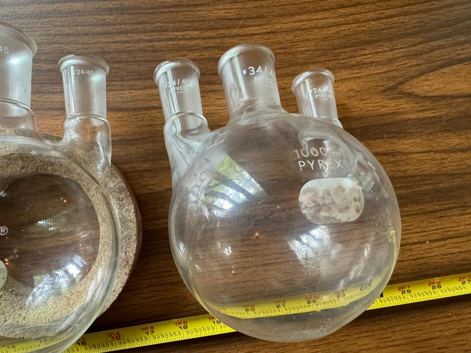 一对 2 康宁 Pyrex 玻璃 1000 毫升 34/45 24/40 3 领圆形底部烧瓶底座 — 第 4/4 张图片