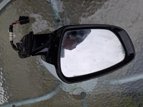 Kia Ceed Mk2 2012-15 Hatchback. Near Side Wing Mirror, Power Fold, Damaged