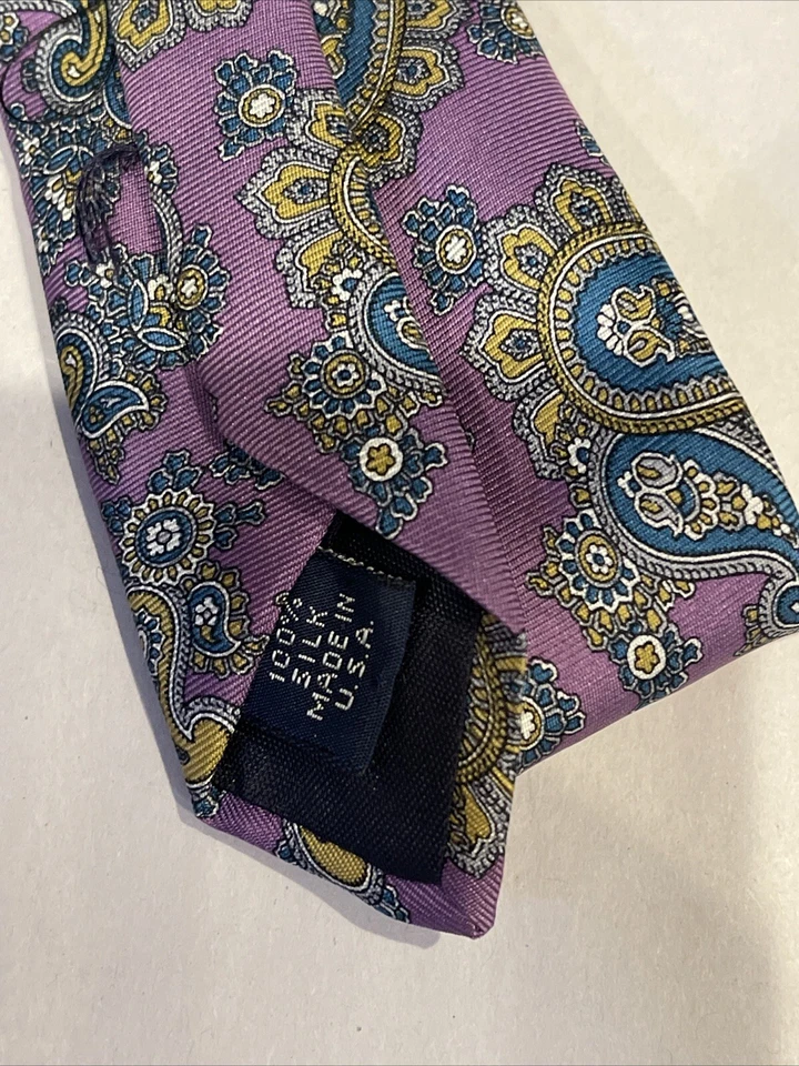 Corbata enrico capucci, seda, corbata delgada, hecha en EE. UU., púrpura/amarilla Foto 3 de 4